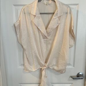 Umgee cream colored satin like material tie front size 1X